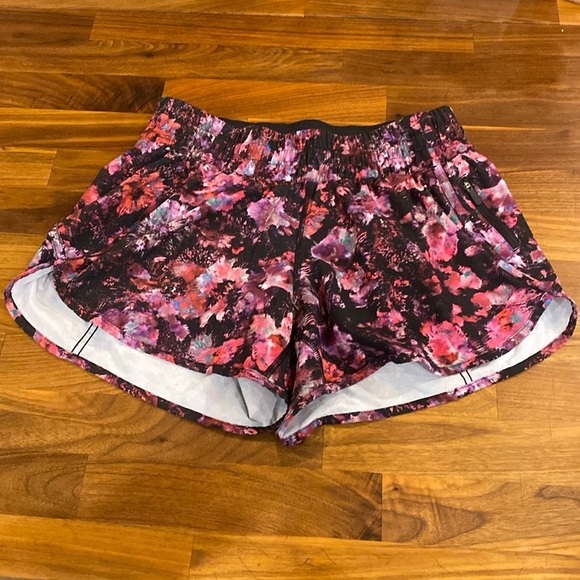 Lululemon Tracker Short Fluoro Floral 8 - Picture 1 of 7